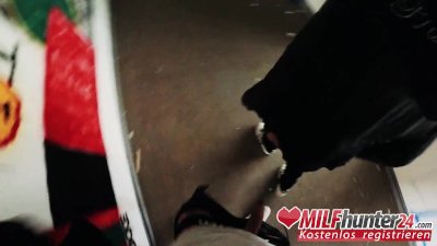 MILF Hunter nails skinny MILF Vicky Hundt in an abandoned place! milfhunter24